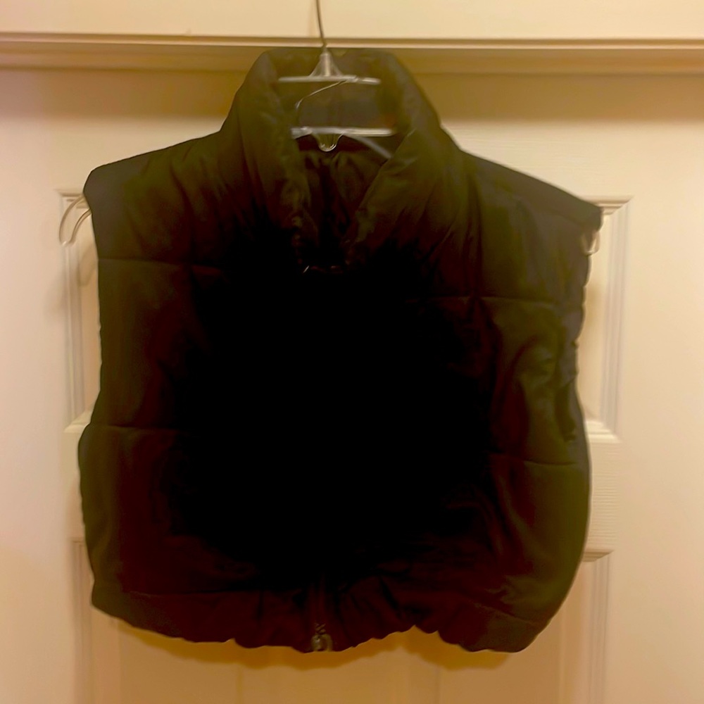 Cropped Puffer Vest